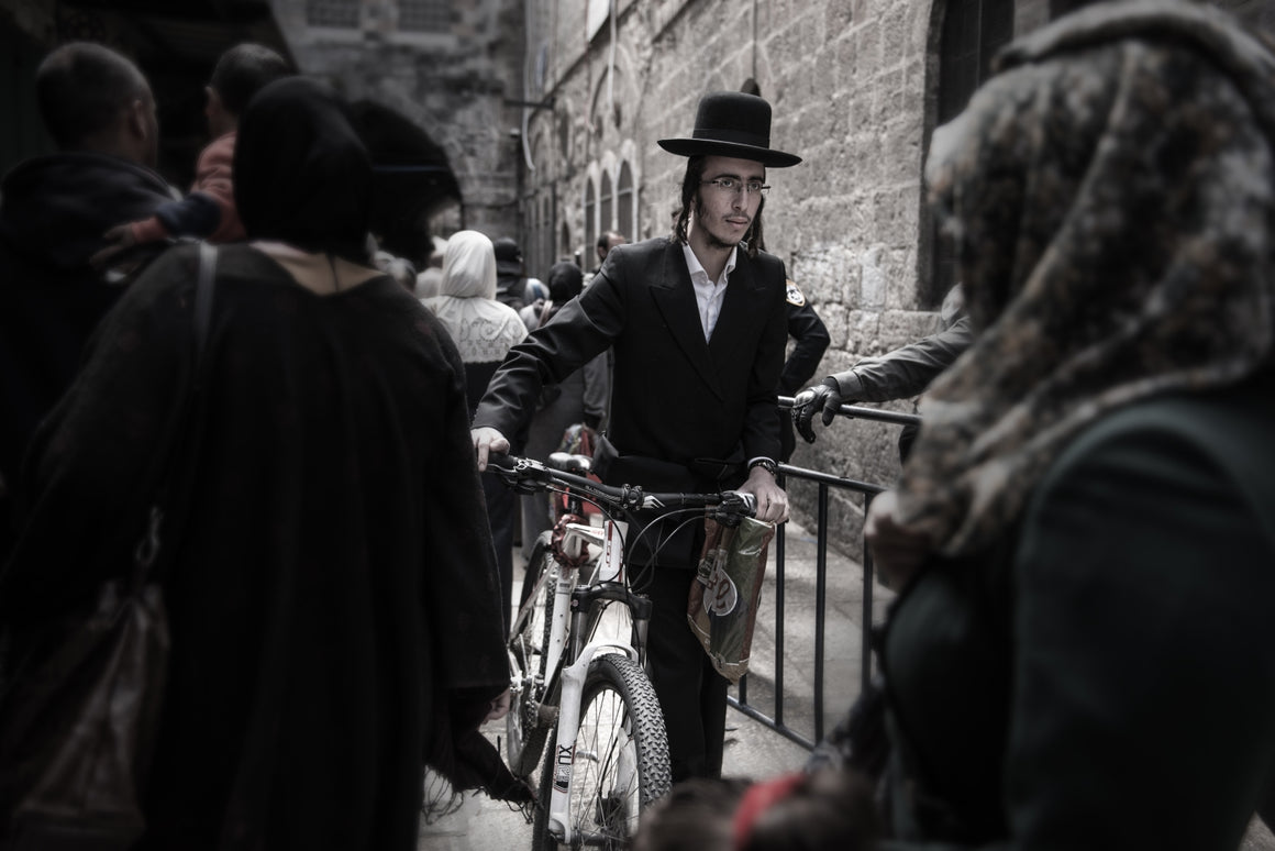 Hasidik jew on the way to the wailing wall